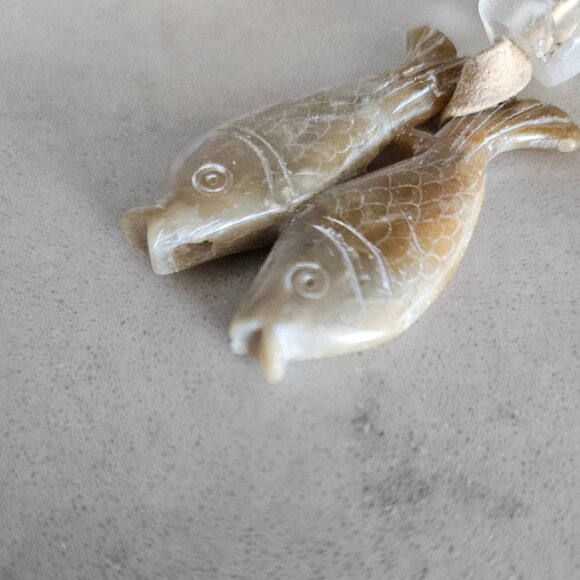 ASIAN NATURAL GREEN & BROWN JADEITE TWO-SIDED FISH PENDANT WITH CHAMOIS NECKLACE - Picture 11 of 16